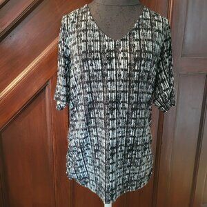 Coldwater Creek Womens XL Black & White Abstract Print V-Neck Top